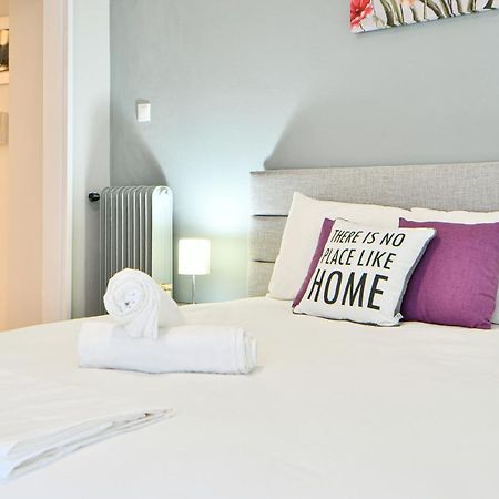 Fresh & Renovated Apartment Next To Metro Station Atenas Exterior foto