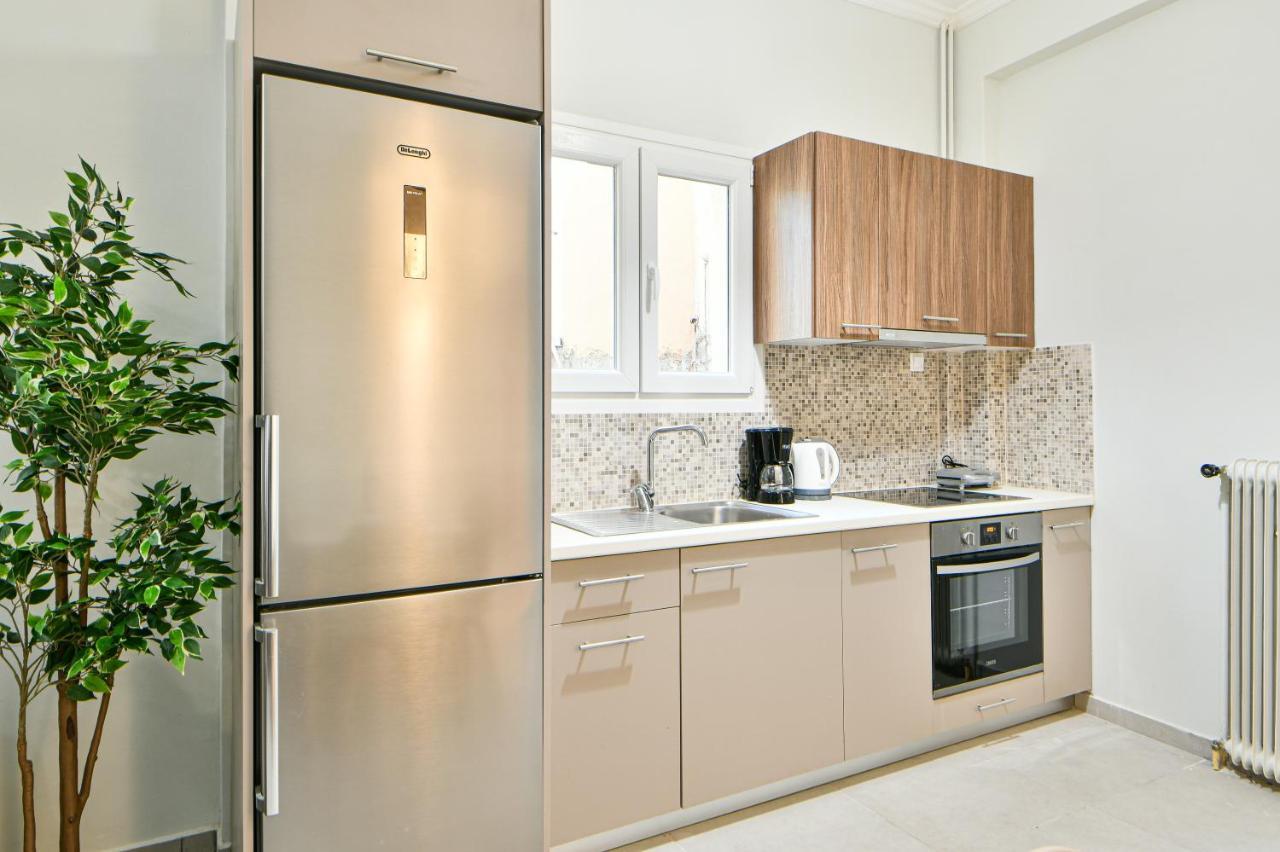 Fresh & Renovated Apartment Next To Metro Station Atenas Exterior foto