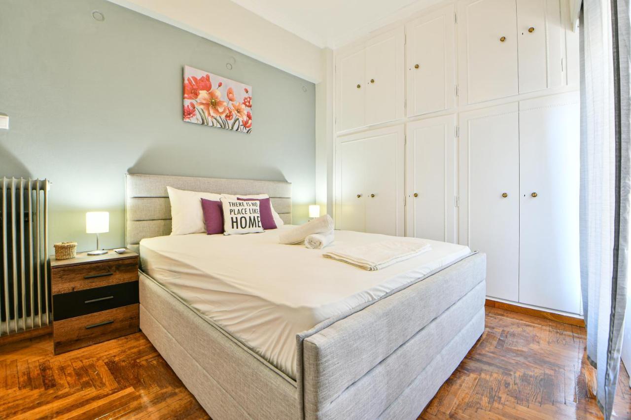 Fresh & Renovated Apartment Next To Metro Station Atenas Exterior foto