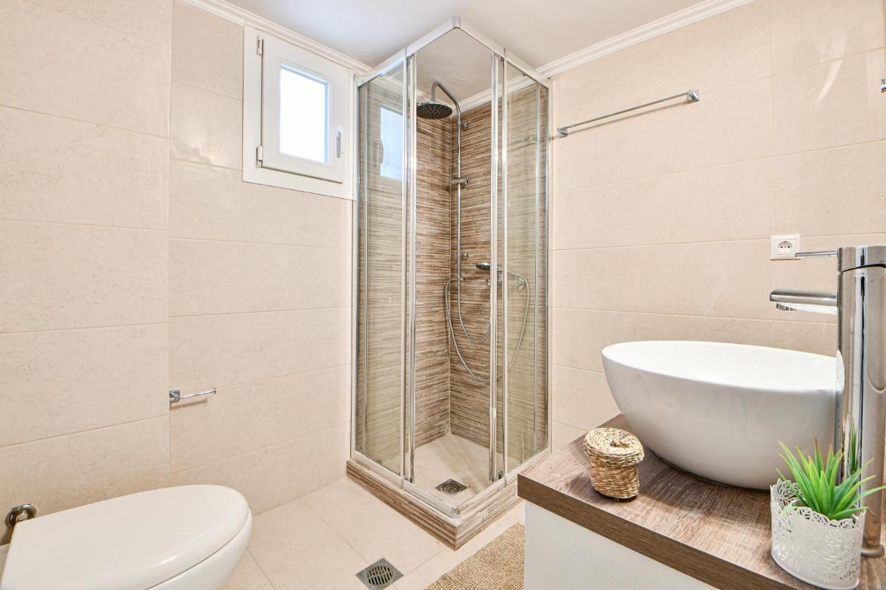 Fresh & Renovated Apartment Next To Metro Station Atenas Exterior foto