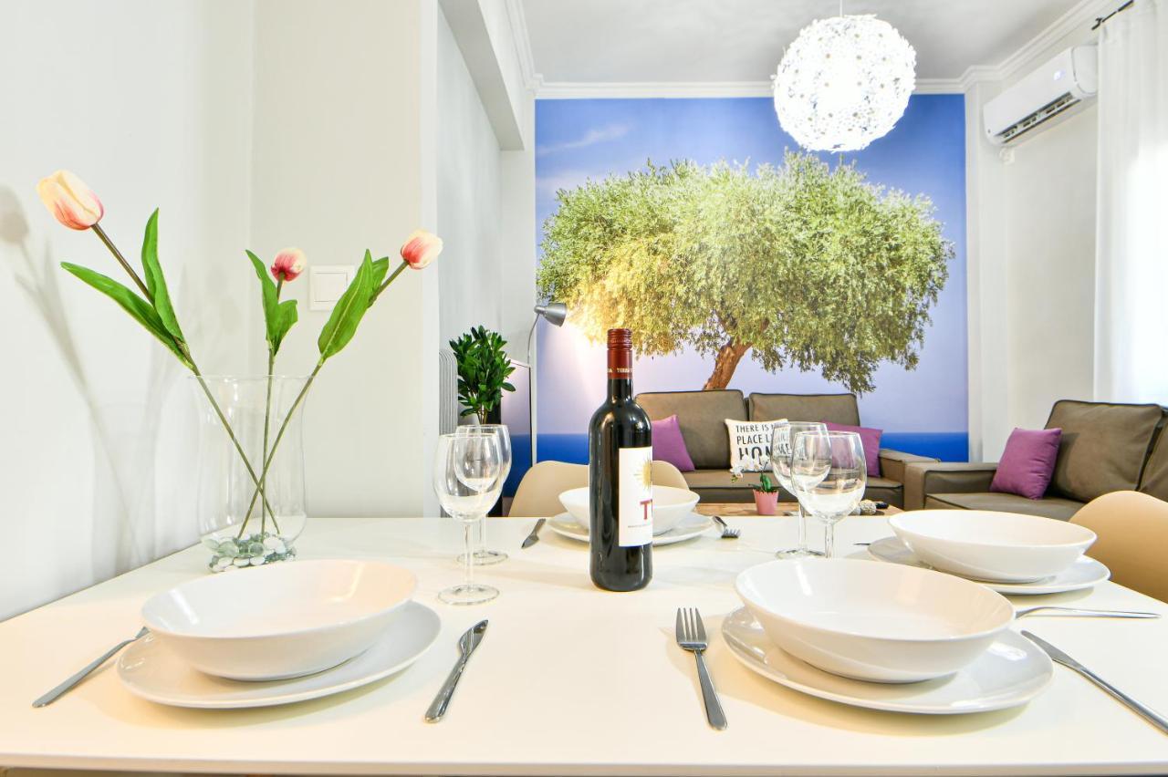 Fresh & Renovated Apartment Next To Metro Station Atenas Exterior foto